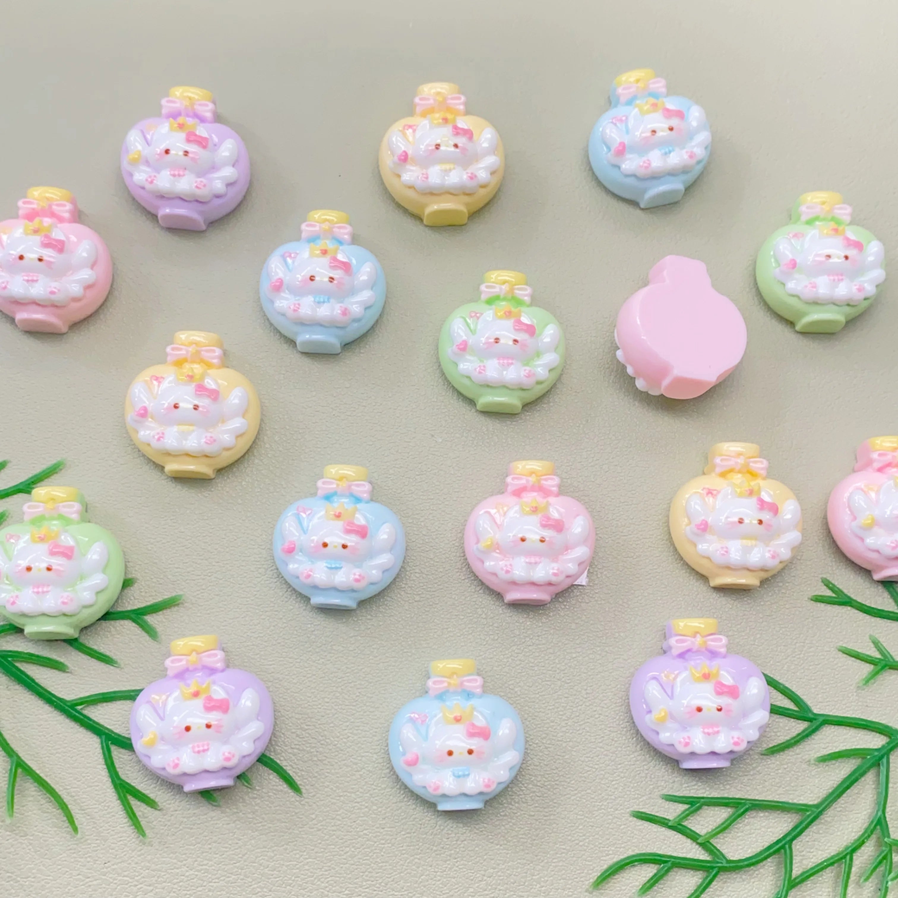 100Pcs Cartoon Cat Wishing Bottle Resin Charms for Jewelry Making Earring Necklace Bracelet DIY Phone Case Decor Accessories
