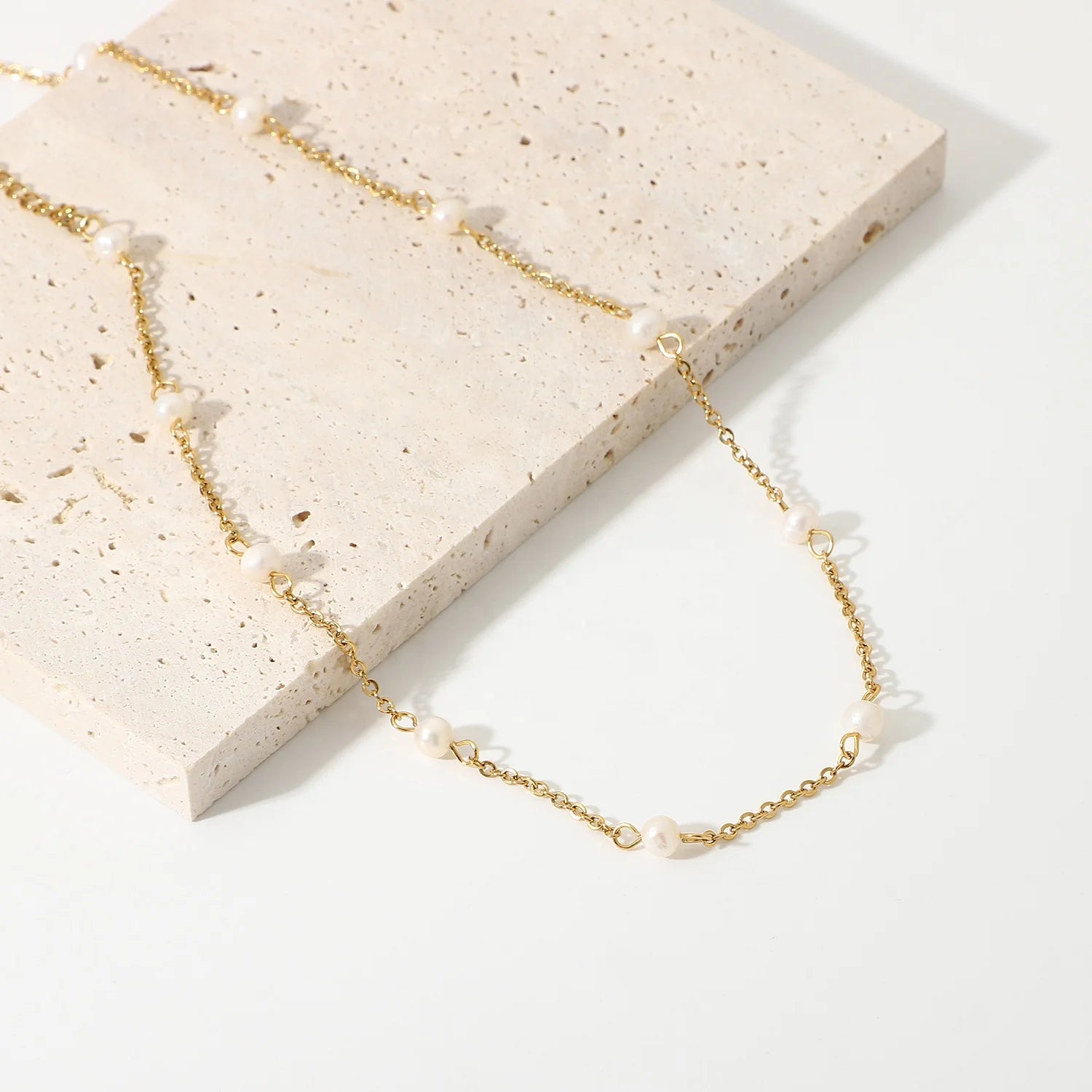 New Arrival 18K Gold Plated Pearl Charms Necklace Stainless Steel Link Chain Small Pearl Necklace
