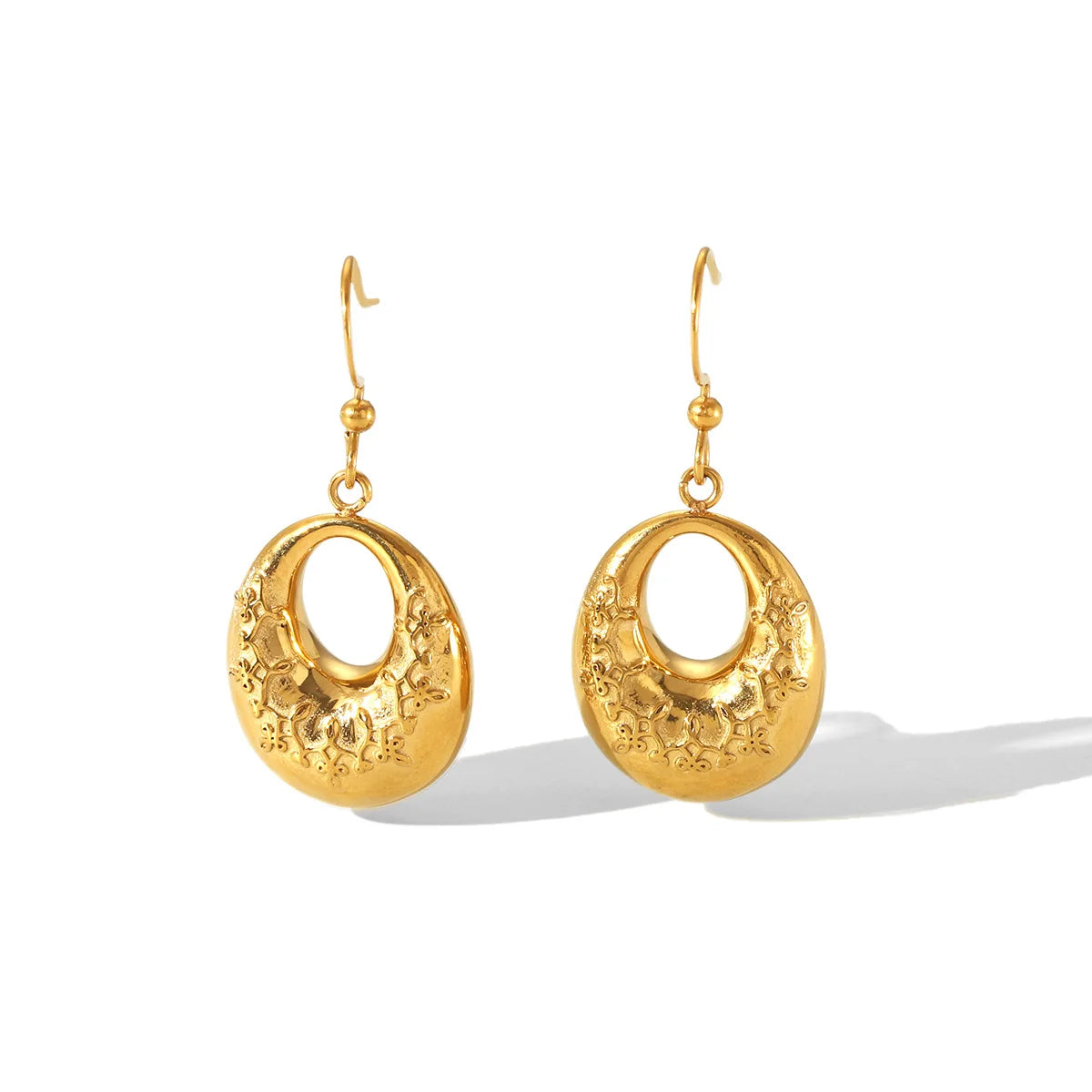 French Royal Style  Stainless Steel 18K Gold Vintage Carved Pattern Hollow Pendant Hook Earrings for Girls