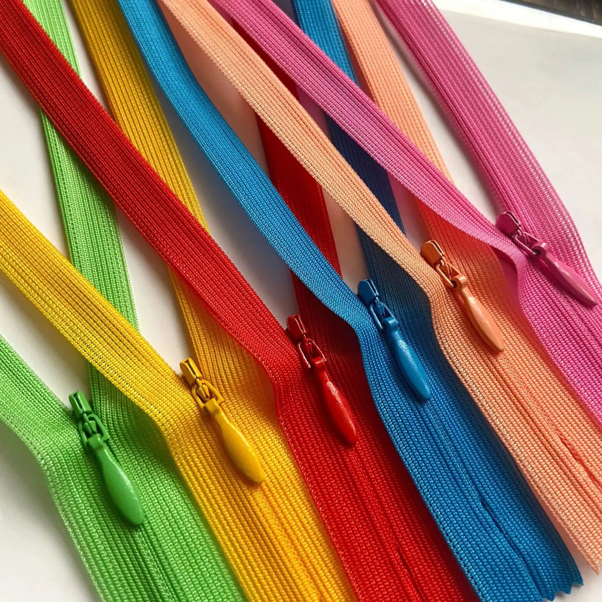 Hengda Customizable 3# 5# Nylon Invisible Open-End Zipper Eco-Friendly Colorful Waterproof Resin for Sewing Fabric for Shoes