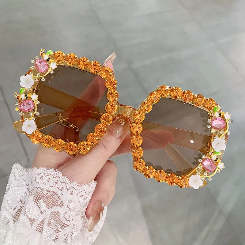 Crystal Rhinestone Square Glasses Women Brand Designer Luxury Ladies Flower Sunglasses for Summer Oculos De Sol Feminino(KSG156)