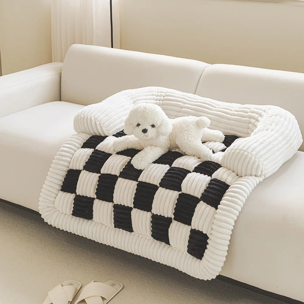 Luxury Eco-Friendly Autumn Winter Thickened Square Fashion Checkered Design Pet Bed Mat for Comfortable Dog Sleeping