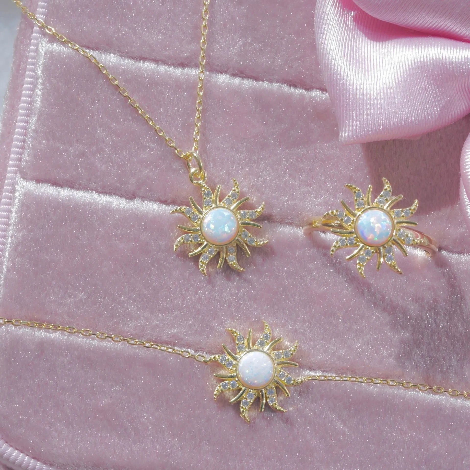 Hot Selling Opal Sunflower Pendant Necklace Retro Light Luxury Style Star Flower Bracelet Ring Earrings Set Fashion Opal Jewelry