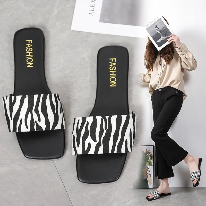 Summer New Flat Women Slippers Beach Leisure Checkerboard One Word Slippers