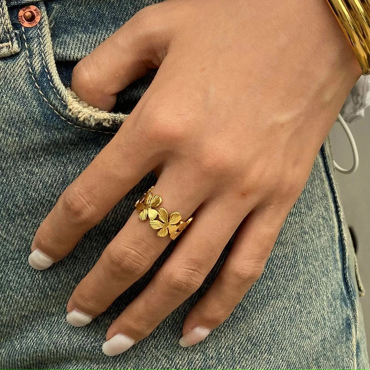 Adjustable 18K Gold-Plated Stainless Steel Jewelry Ring Waterproof Five Petal Ribbed Flower Design Stylish Bague Acier