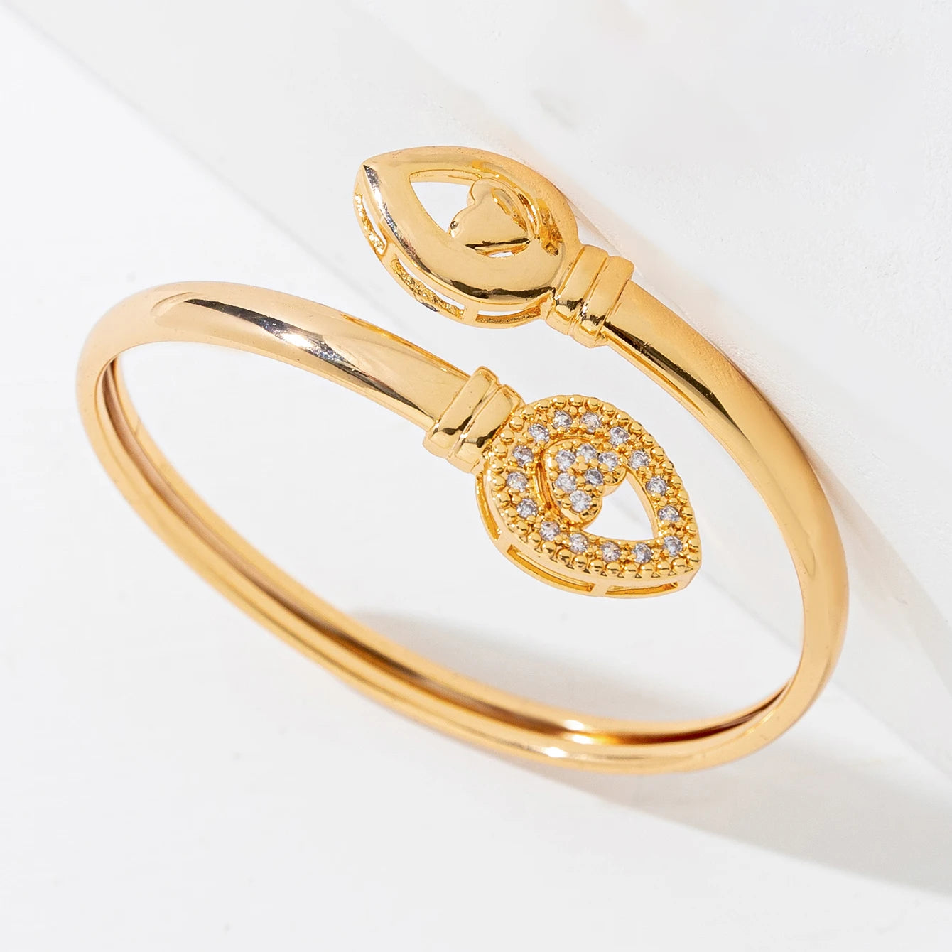 Wholesale Women Jewelry 16k Gold Plated  Flower Brass Cubic Zircon Cuff Bangle Bracelet