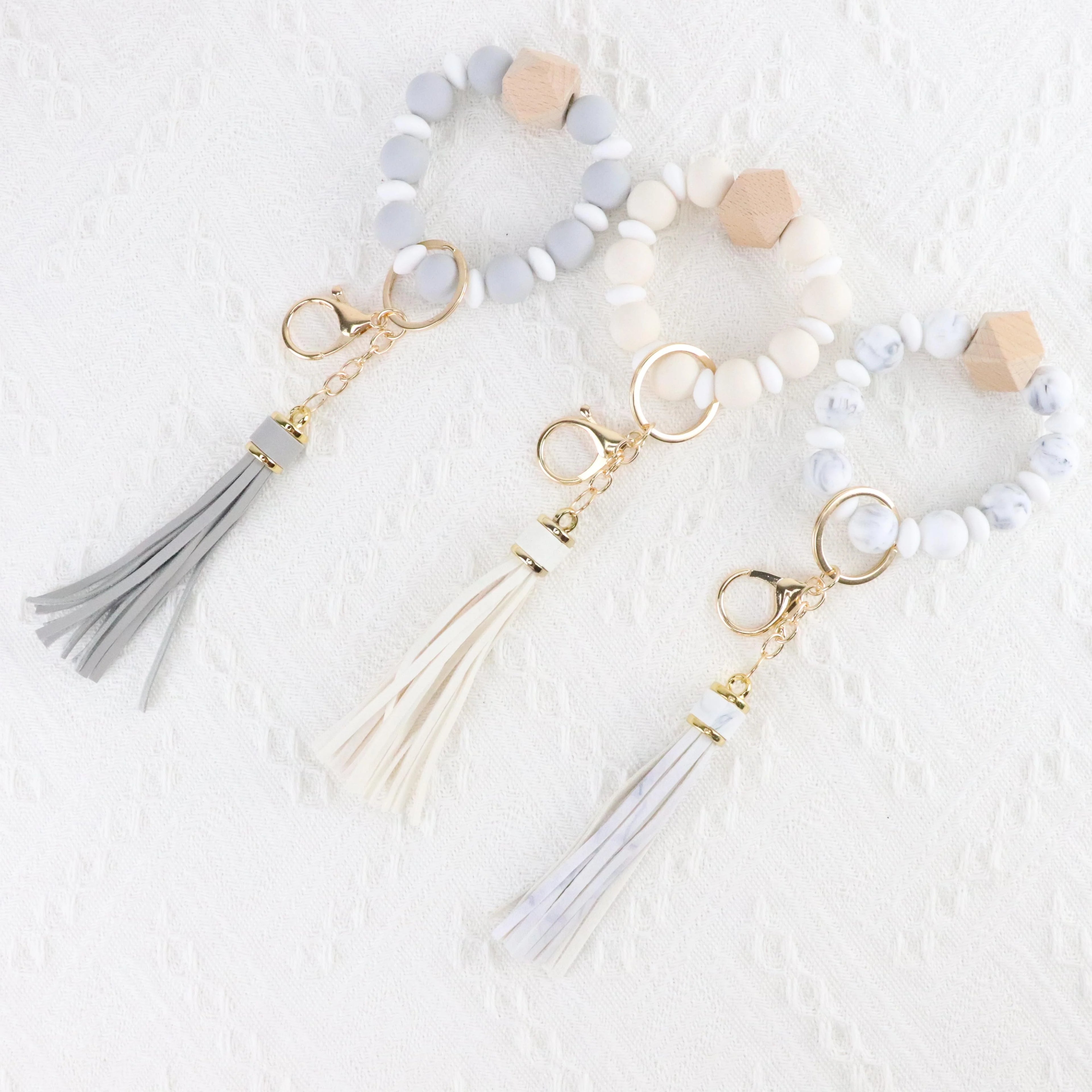 Hot Selling Cartoon Style Eco-Friendly Silicone Bead Bracelet Keychain Mother's Day Gift Wristlet with Key Ring