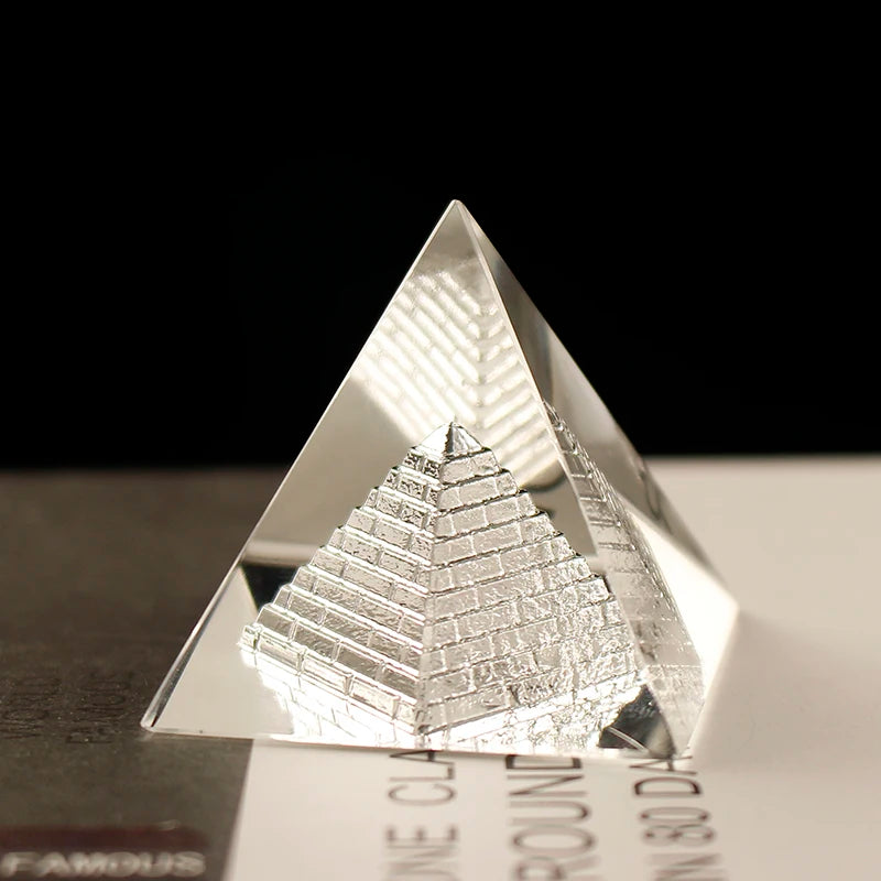 Wholesale Mini Transparency Crystal Glass Pyramid Paperweight Hand Carved Memorial Gift Crystal Pyramid