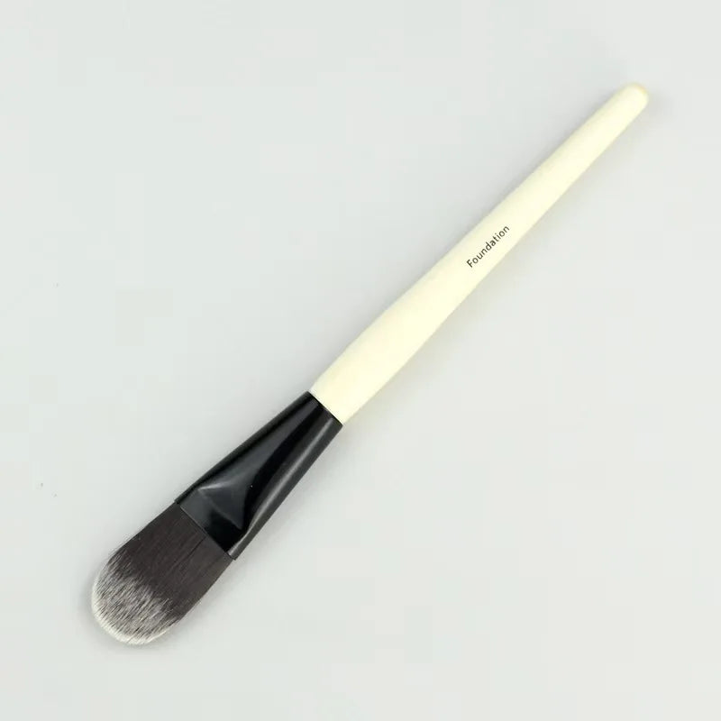 2025 Highlighter Makeup Foundation Brush Beautiful Contour Foundation Makeup Brush New Arrival Face Makeup Foundation Brush Set