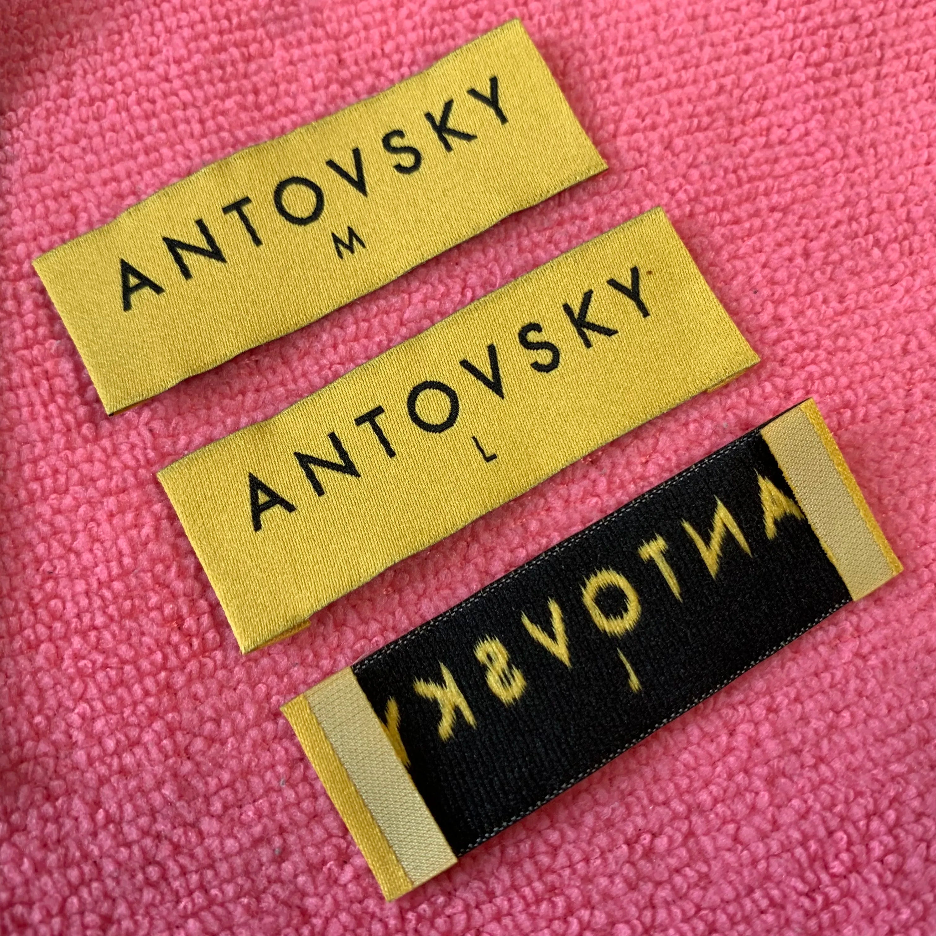 Company Logo Size Gold Color End Fold Knitting Woven Neck LabelHandmade Sewing on T-Shirt Collar Fabric Label