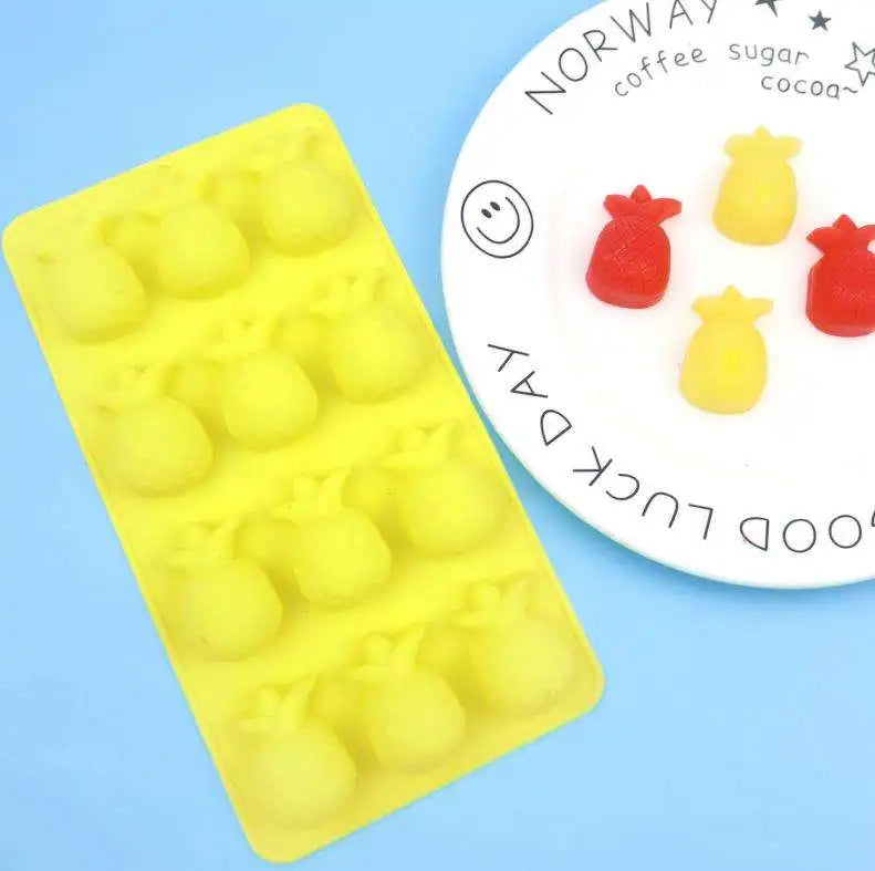Factory Low Price Disposable Eco-Friendly DIY Oven Safe Silicone Molds Fruit Strawberry Pineapple Ice Cube Chocolate Pudding