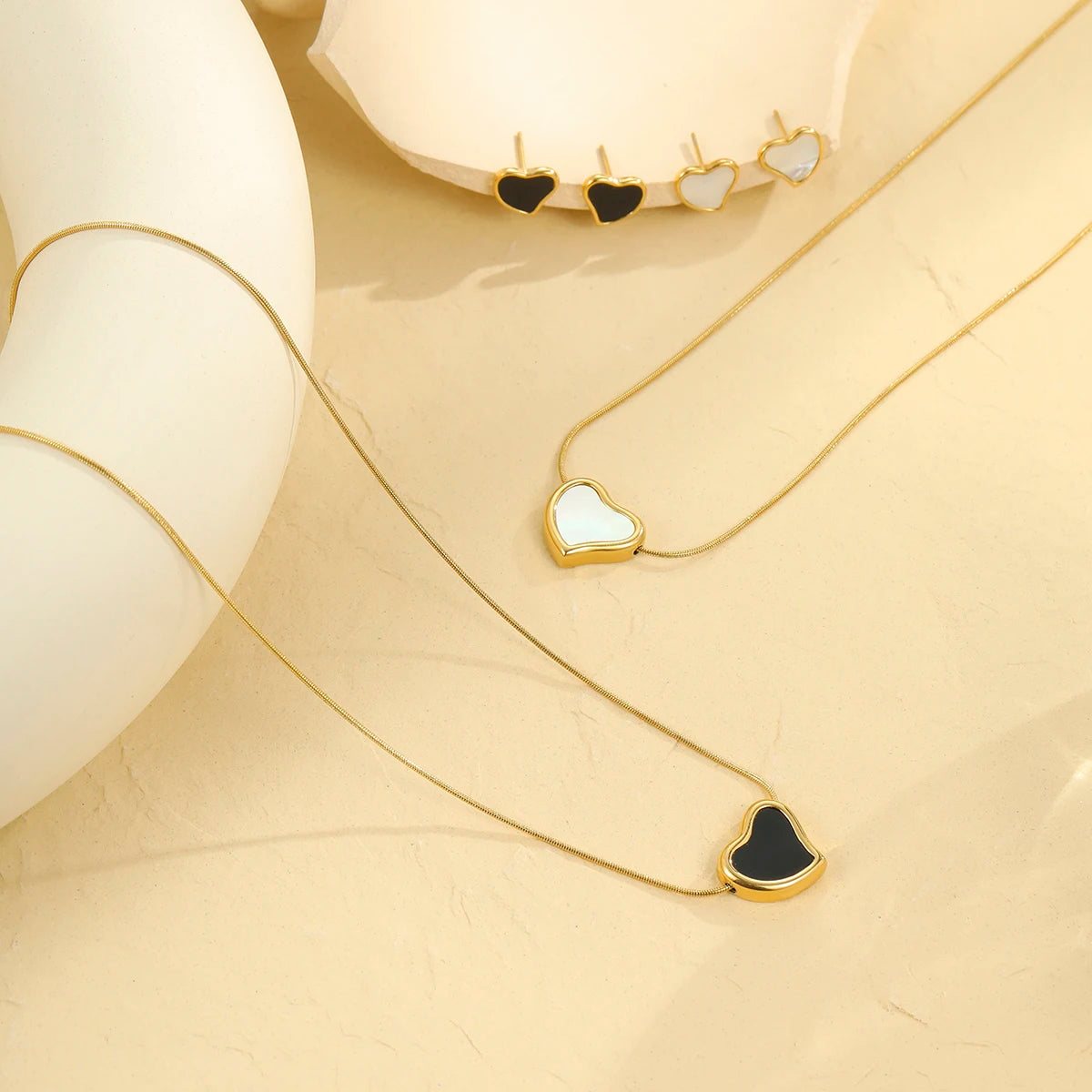 Women Shell Heart Stainless Steel Pendant Necklace and Stud Earrings Jewelry Set for Women Black Color Accessory