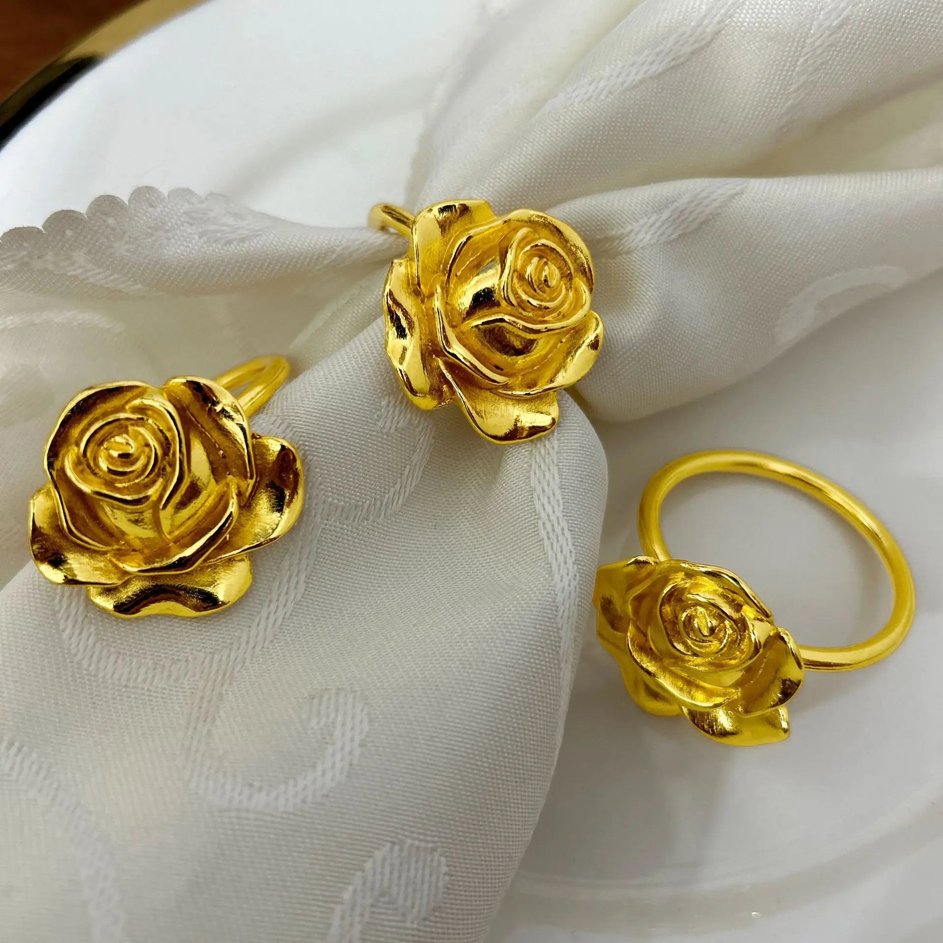 Real Price Wholesale Exquisite Rose High-end Napkin Ring Hotel Restaurant Banquet Table Metal Cloth Ring