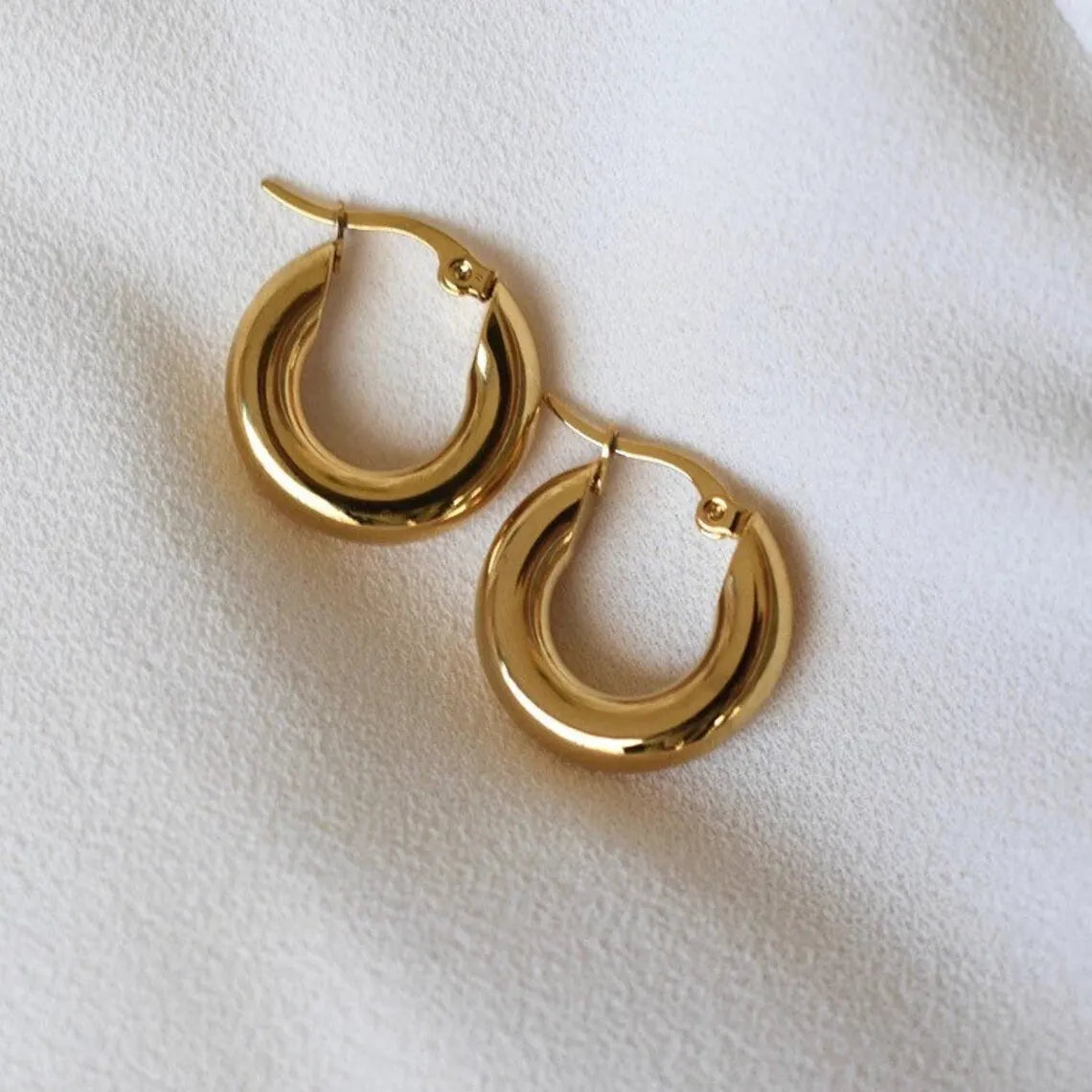 Trendy Women Hypoallergenic Non Tarnish Big Thick Round PVD 18K Gold Plated Chunky Hoop Earrings Stainless Steel