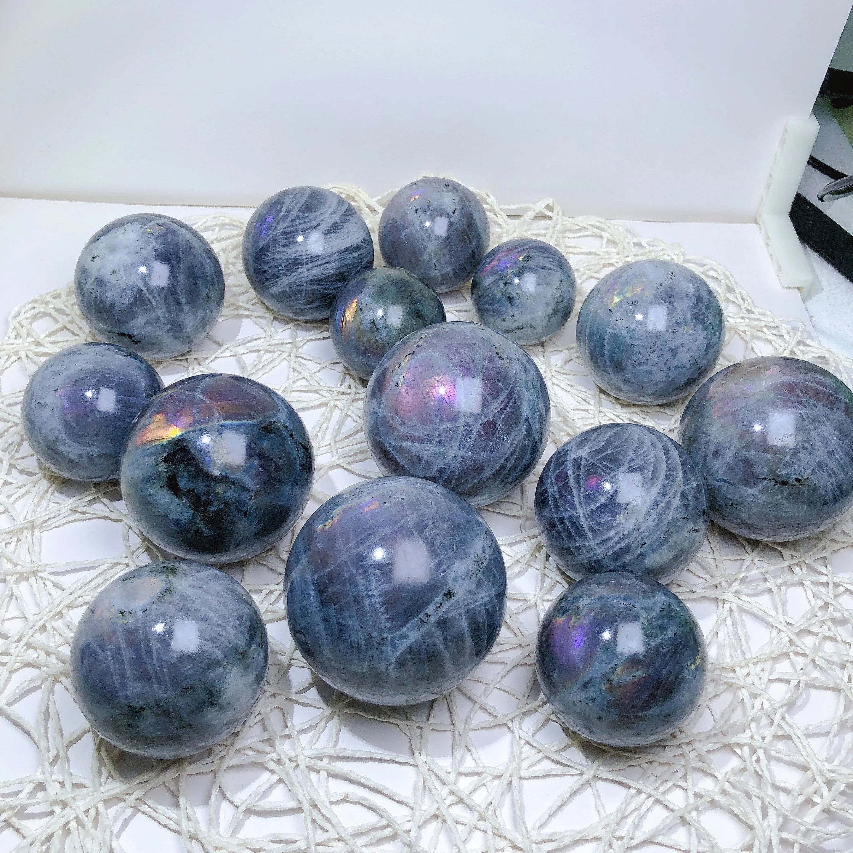 Natural Purple Flashy Labradorite Stone Ball Quartz Crystals Healing Stones Sphere