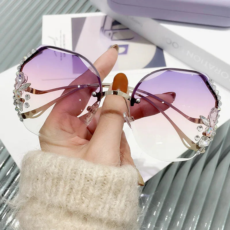 2023 New Arrival Luxury Trendy Rimless Diamond Sunglasses for Women Unique Design Shades Sunglasses Fashion in Stock