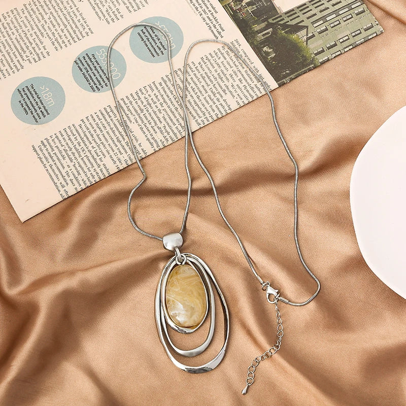 TongLing Italy Vintage Oval-shaped Metal Charm Necklace Female Brown Resin Necklace for Autumn Winter
