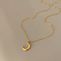 Simple Jewelry 18K Gold Plated Moon Shape Choker Necklace Waterproof Stainless Steel Moon Shaped Necklace for Lady