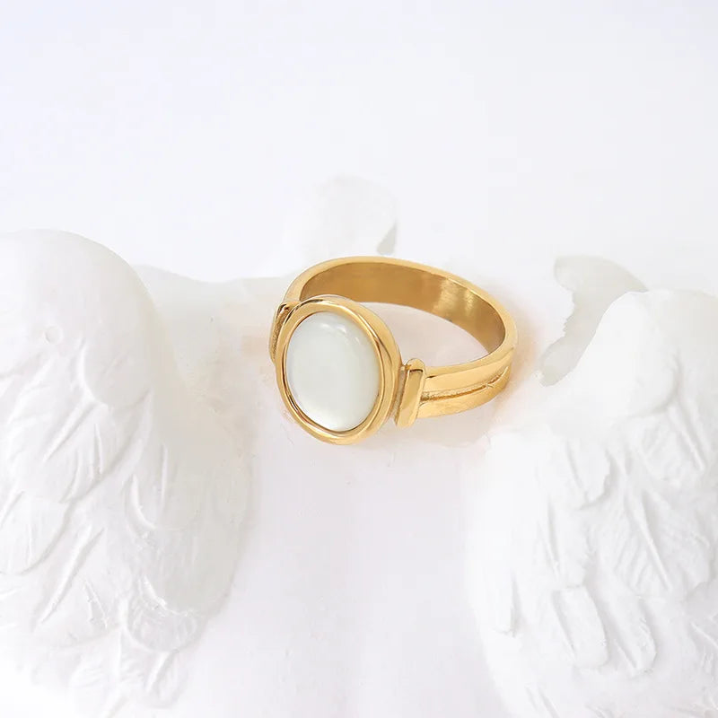 Fenny 18K Gold Plated Ready to Ship Non Tarnish Elegant Charm Vintage White Shell Stainless Steel Ring for Women