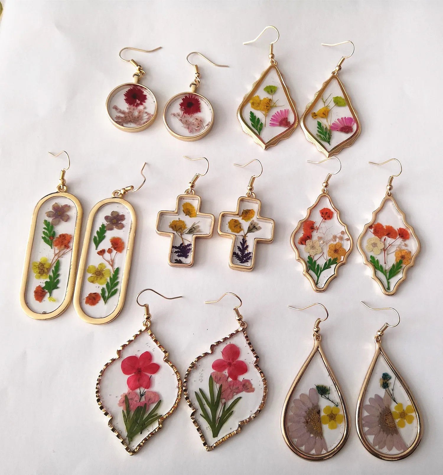New Fashion Embossed Earrings Handmade Natural Resin Dried Flower Earrings for Women