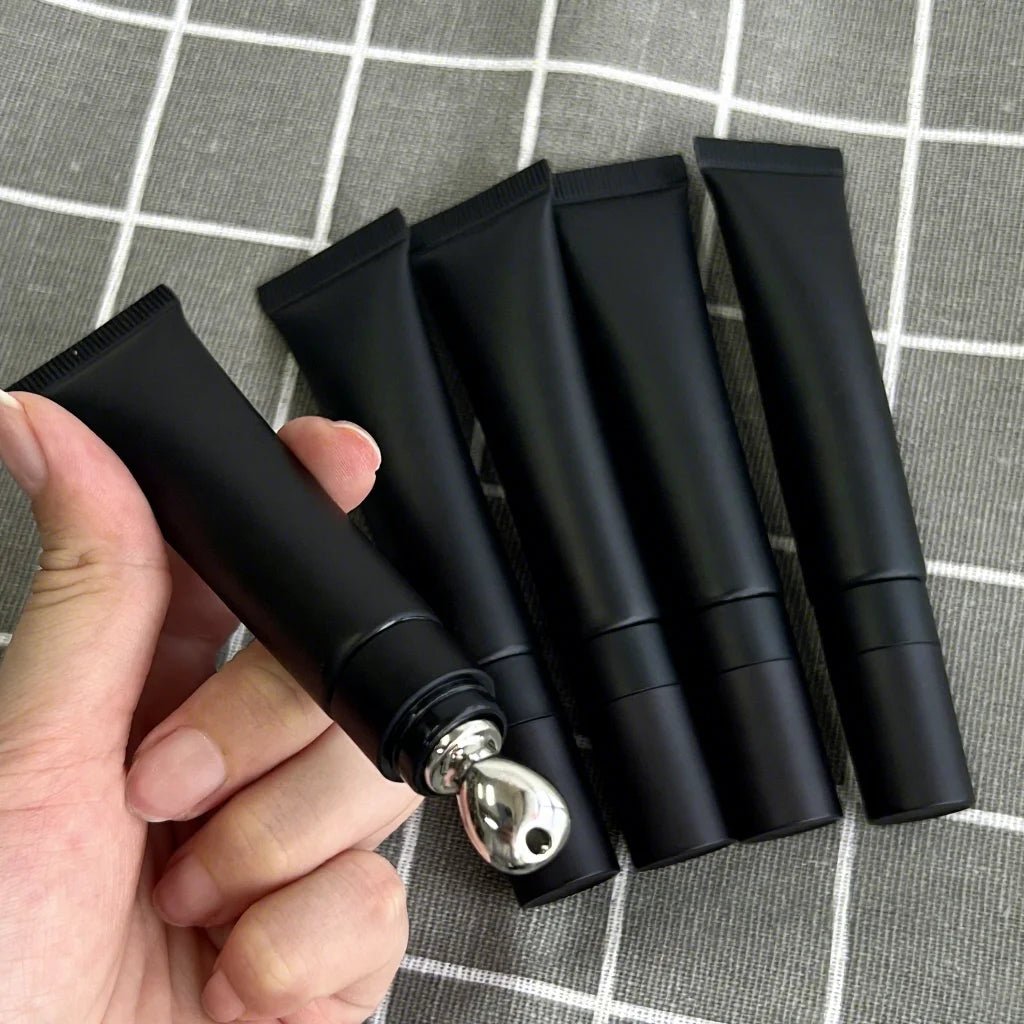 Plump Lip Gloss 15ml High-shine Lip Plumping Hyaluronic Acid Black Packaging Lip Plumper Custom logo