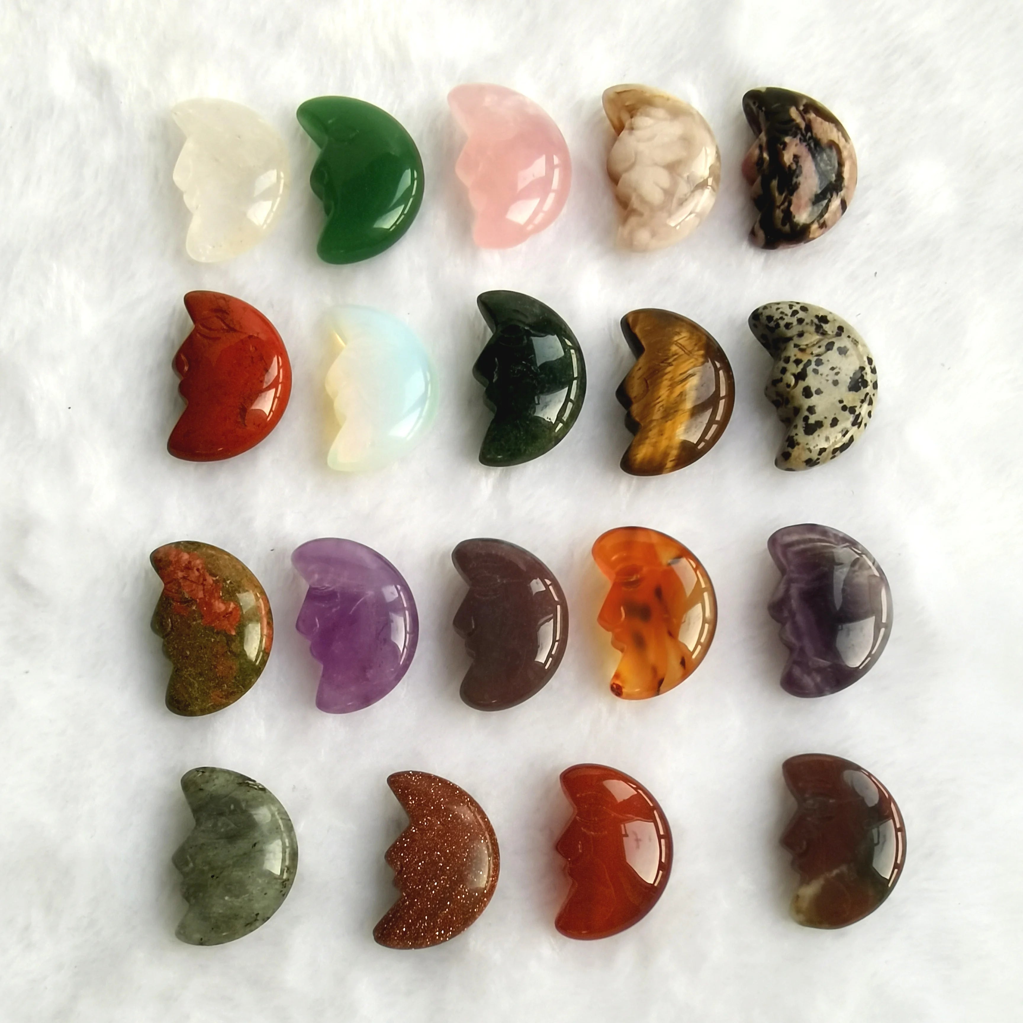 Wholesale Natural Quartz Crystals Carved Reiki Cure Healing Realisticn Mini Crystal Moon for Sale