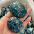 Factory Wholesale Price Natural Blue Apatite Tumbled Stone Crystal Palm Apatite Stone for Sale MegaBDM