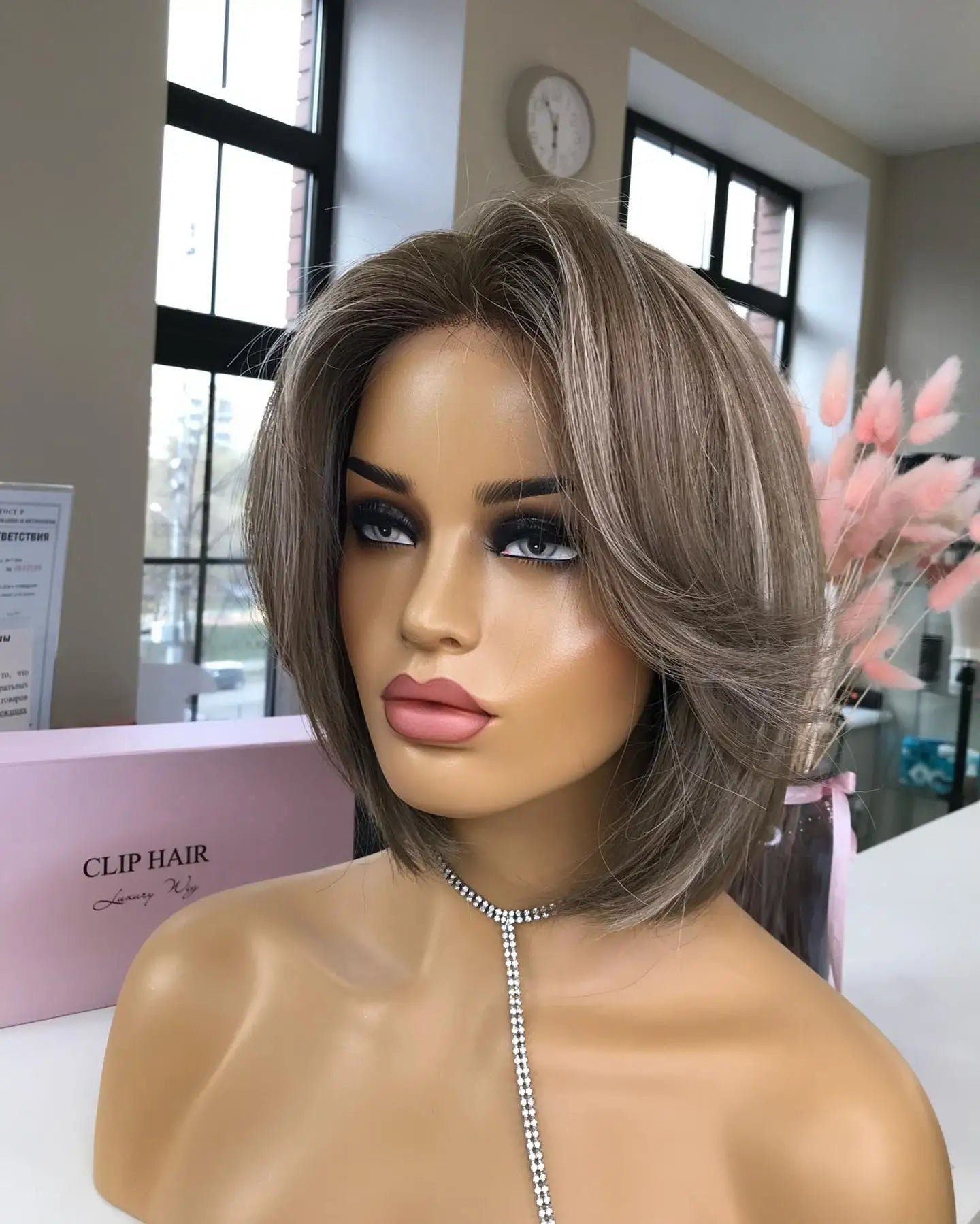 Wholesale 13*4 Lace Frontal Bob Wigs Double Drawn Dark Roots Pre Plucked Blonde 100% Human Hair Wigs for White Women Lace Front