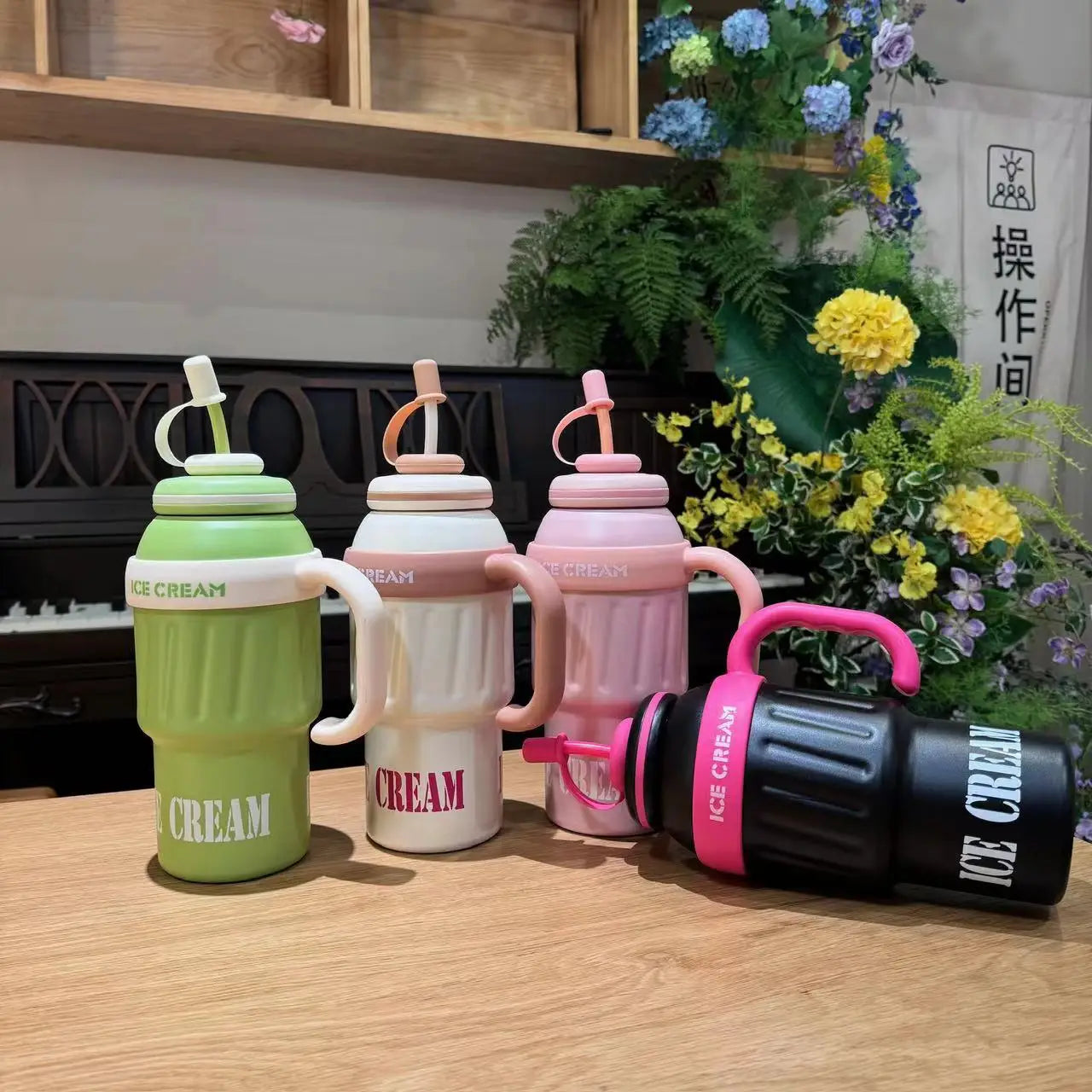 New Style Cute  1000ml Stainless Steel Thermos Coffee Cup Ice Cream Shape Insulated Travel Mug with Handle
