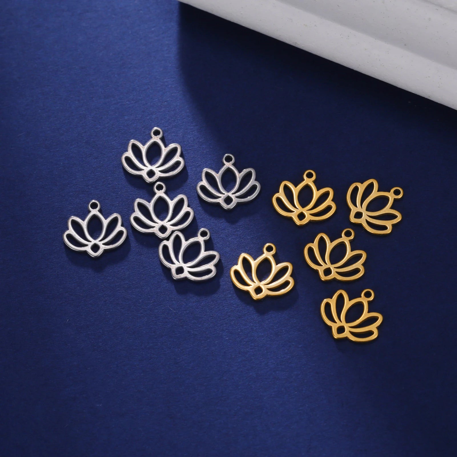 Mini Lotus Stainless Steel Charms Wholesales Necklace Bracelet Earrings Small Pendant Jewelry Making Accessories