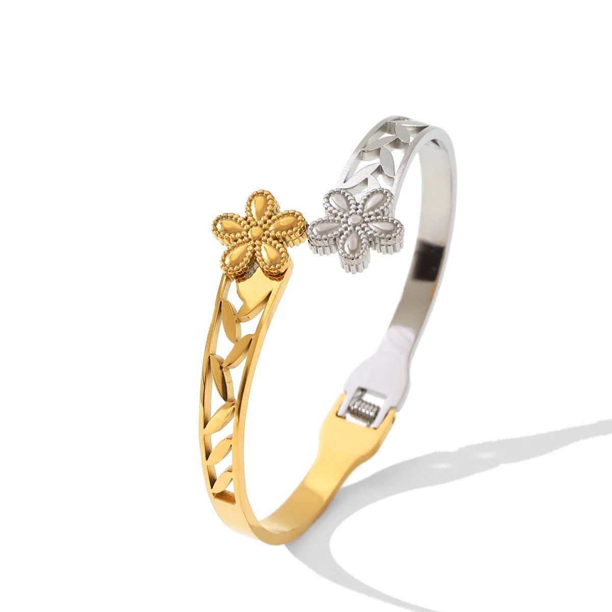 2025 New Arrival Stainless Steel Gold and Silver Color Matching Two Tone Hollow Out Five Petal Flower Opening Cuff Bangles