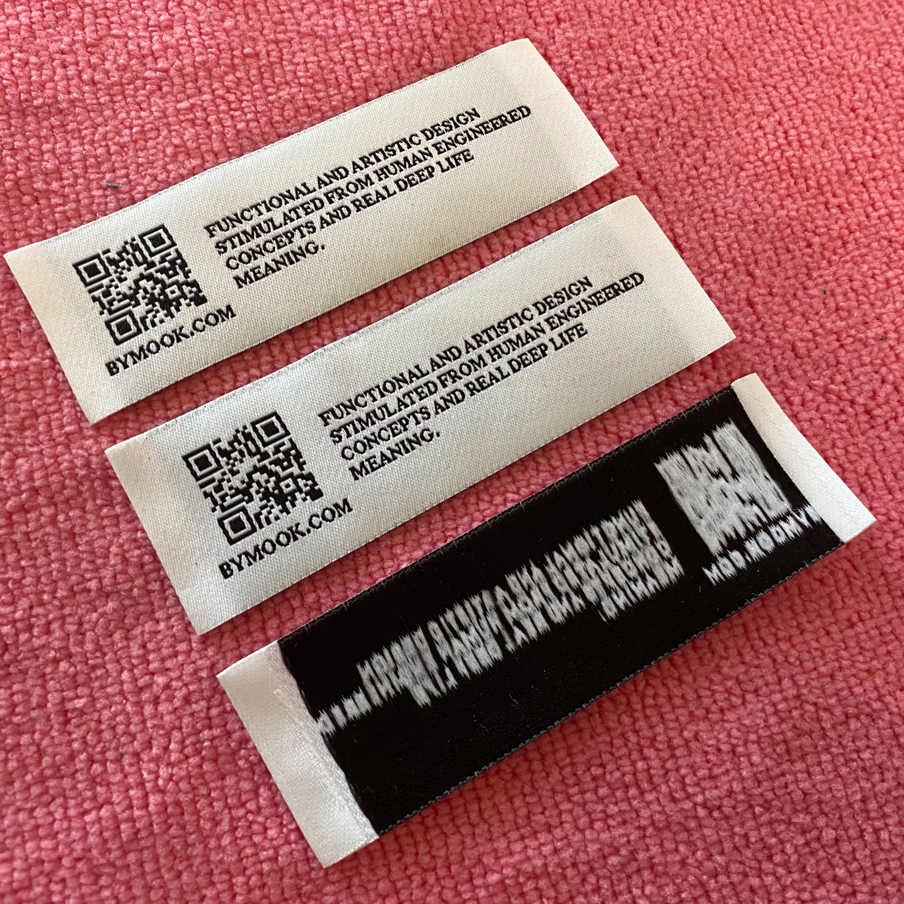 High Definition Scanned QR Code Design Woven Neck Labelclear QR Code End Fold Clothing Label for Laundry