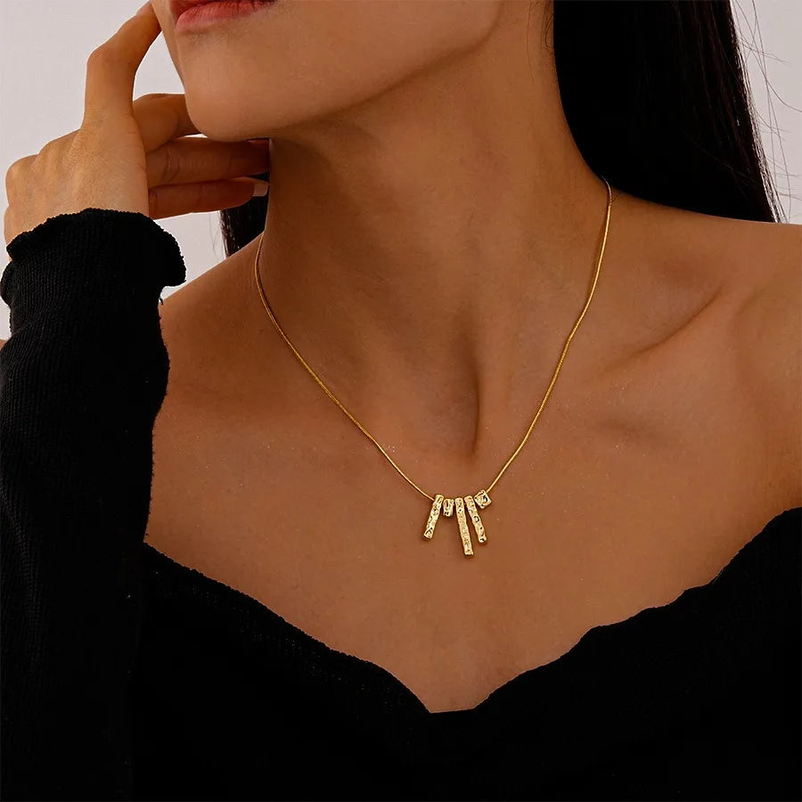 Elegant High-End Copper Rectangle Geometric Clavicle Necklace for Women Fashionable Minimalist Women Geometric Design Necklace