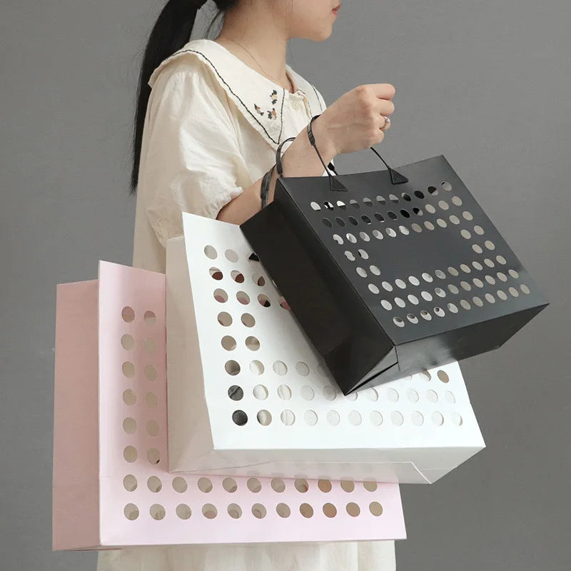 High End Fashion Luxury Handmade Ivory Board Heavy Quality Hollow Shopping Card Paper Bags for Promotion Supermarket Exhibition
