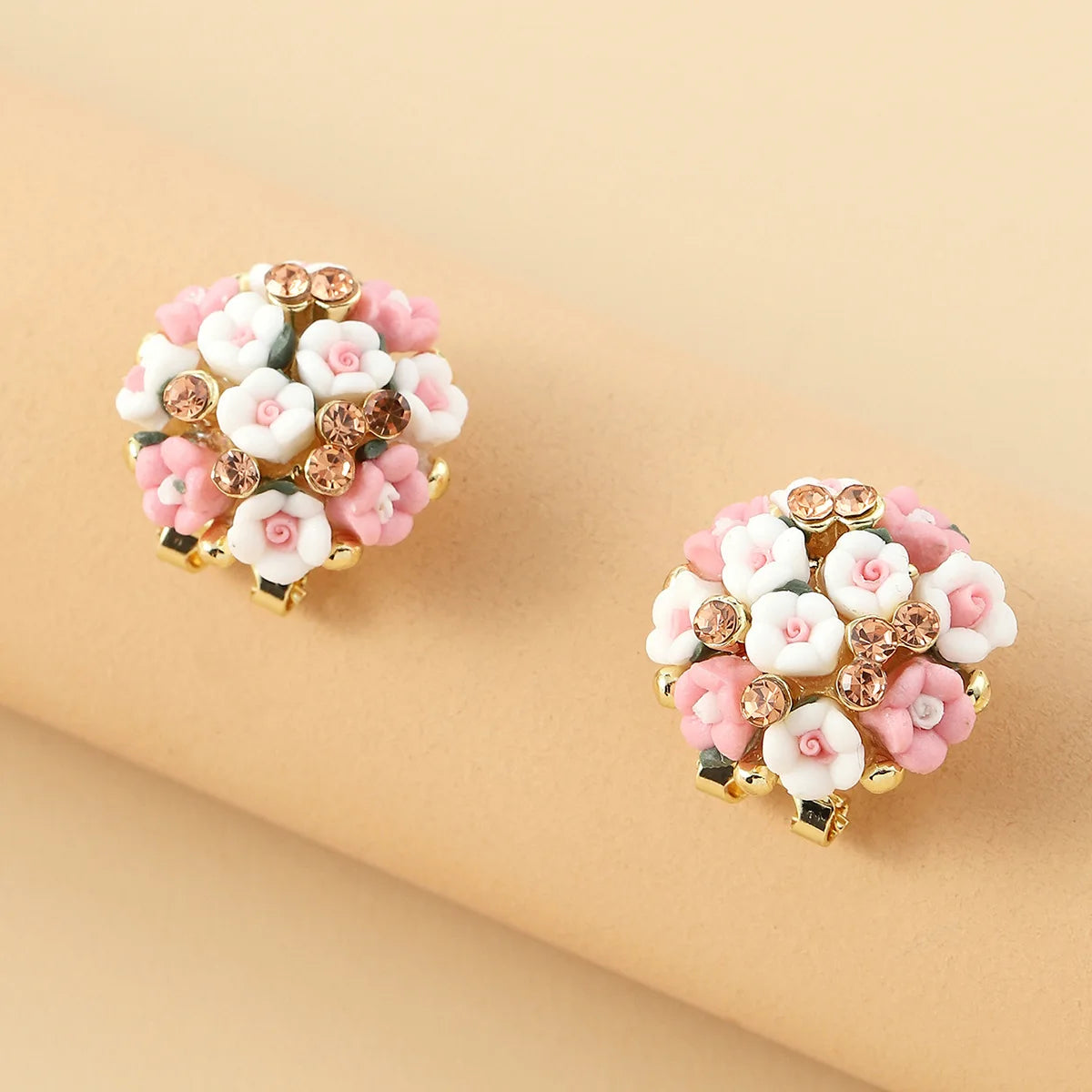 Rinhoo Bouquet Flower Earrings 2 Cm Clay Ceramic Rose Flowers Ethnic Women Girls Colorful Delicate Party Stud Earrings Jewelry