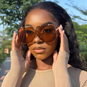 New Fashionable Metal Frame Integrated Lenses UV400 Sunglasses 2026 Large Oversized Square Frame Shades