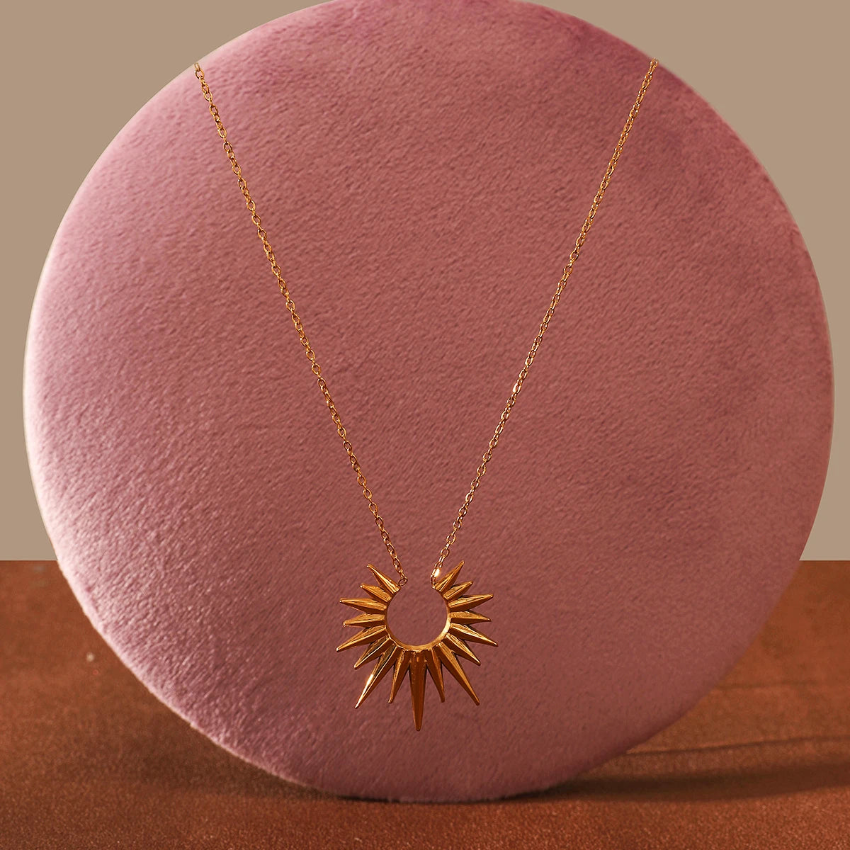 European American Style INS Hot Sale 18K Gold Plated Stainless Steel Sun Pendant Necklace for Women Waterproof Fashion Jewelry