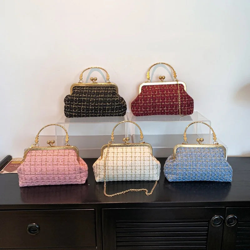2023 New Fashion Lady's Striped Pattern Tweed Shoulder Messenger Bag Chain Shell Shape Elegant Women's Accessory