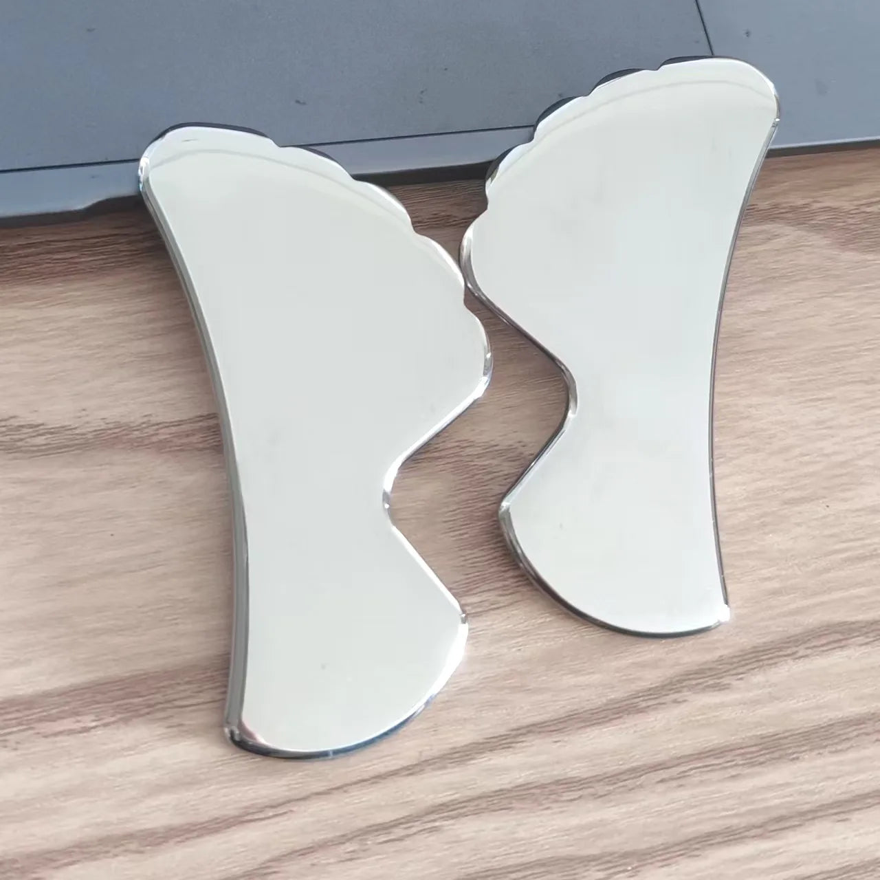 Stainless Steel Gua Sha Scraping Massage IASTM Soft Tissue Mobilization Tool (B Shape)
