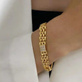 Luxury Retro Stacked Wrist Chain Fashionable Diamond Buckle Bracelets for Mom Stylish Vintage Style Charm Bracelets