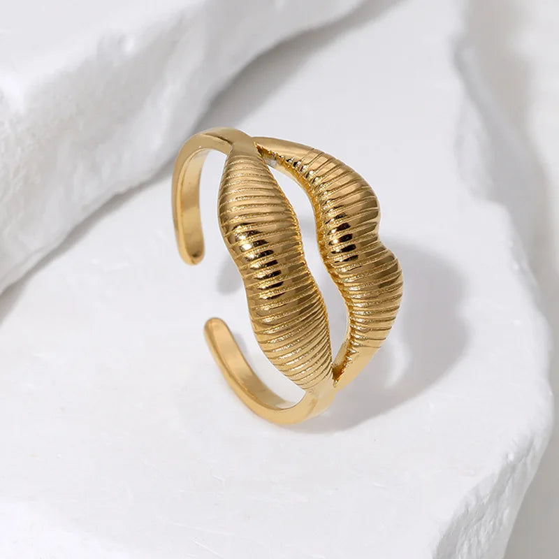 Beimai OEM Adjustable Open Ring Lip-Shaped Stainless Steel 18K Gold Plated Classic Style Wholesale