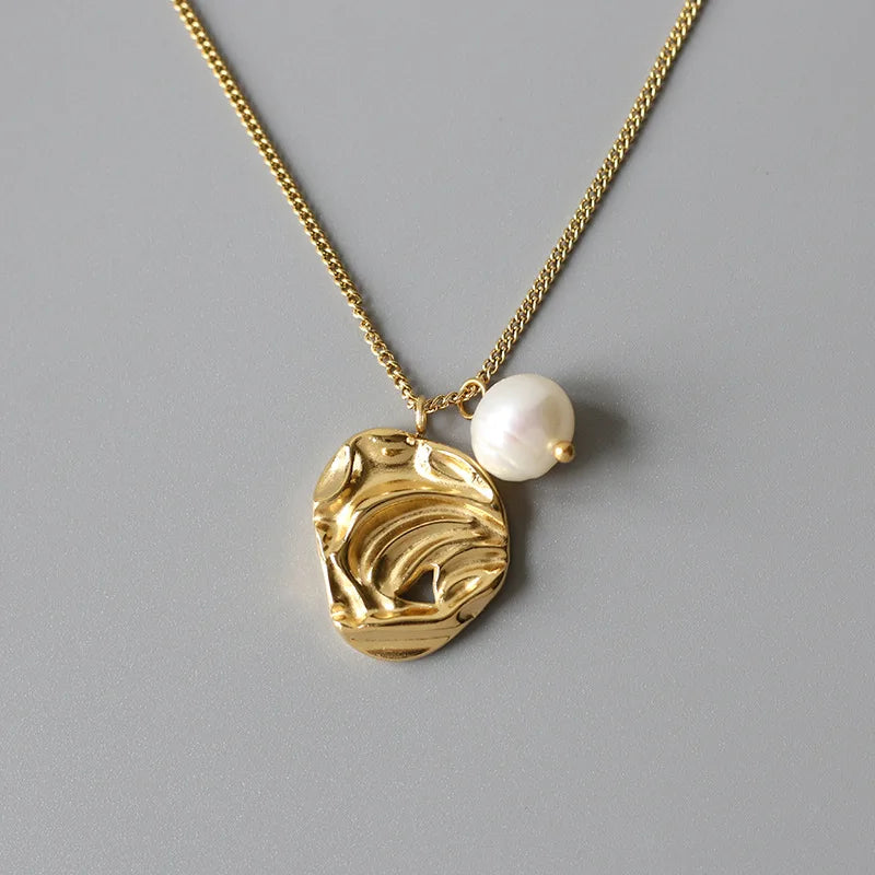 Hot Sale Minimalist Gold Plated Stainless Steel Freshwater Pearl Irregular Geometric Pendant Necklaces