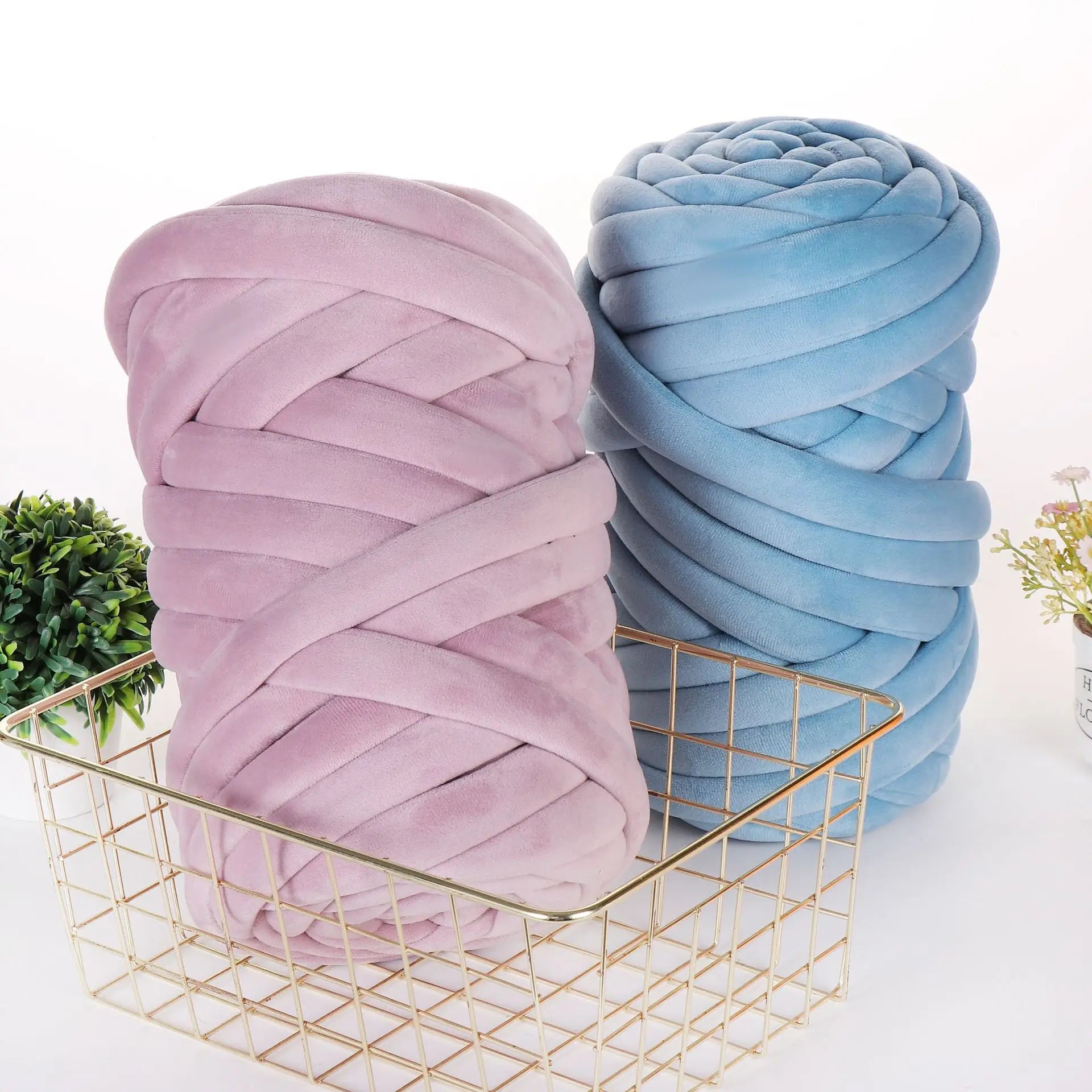 Hand Knitting Velvet Arm Knit Jumbo Cotton Tube Velvet Yarn Super Soft Washable Bulky Giant Yarn for Extreme Arm Knitting Diy
