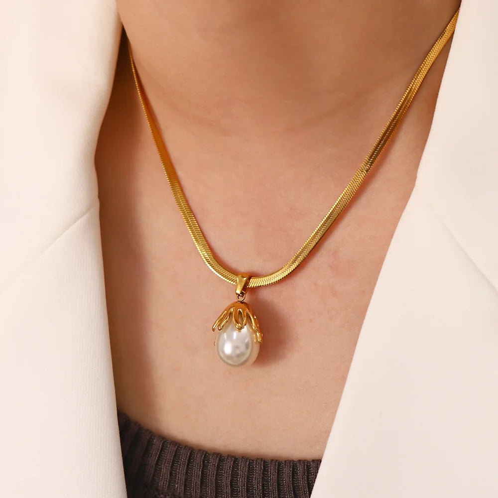 Baroque 18K Gold Plated Flower Pearl Herringbone Necklace Stainless Steel Snake Chain Round Pearl Necklace