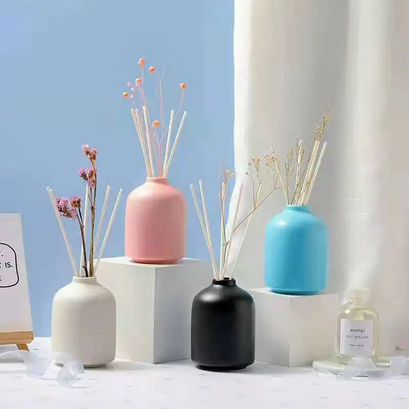 Nodic Frosted Rustic Modern European Style White Clay Ceramic Wedding Tabletop Vase Aromatherapy Bottles Dried Flower Bud Vase