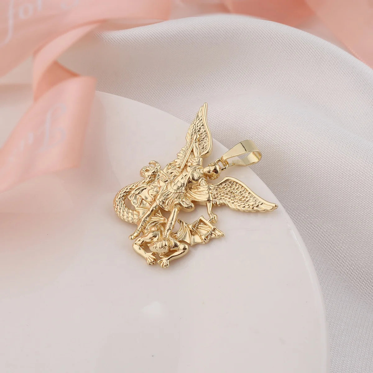 China Factory Unique 10k Solid Gold Yellow St.Michael Archangel Pendant Non Necklace