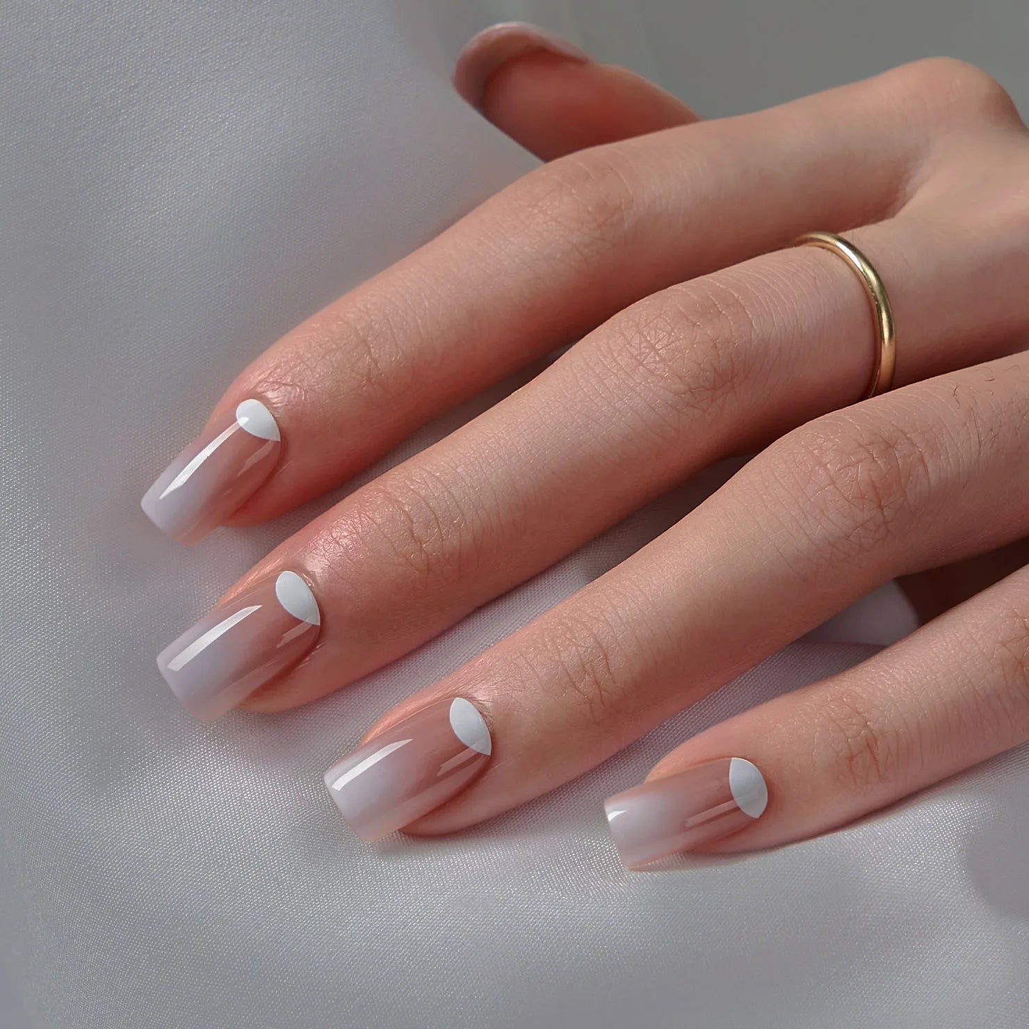 BTArtbox Artificial Fingernails False Fake Nails Wholesale Short Square Soft Gel Handmade Press on Nails Kits with Ombre Design