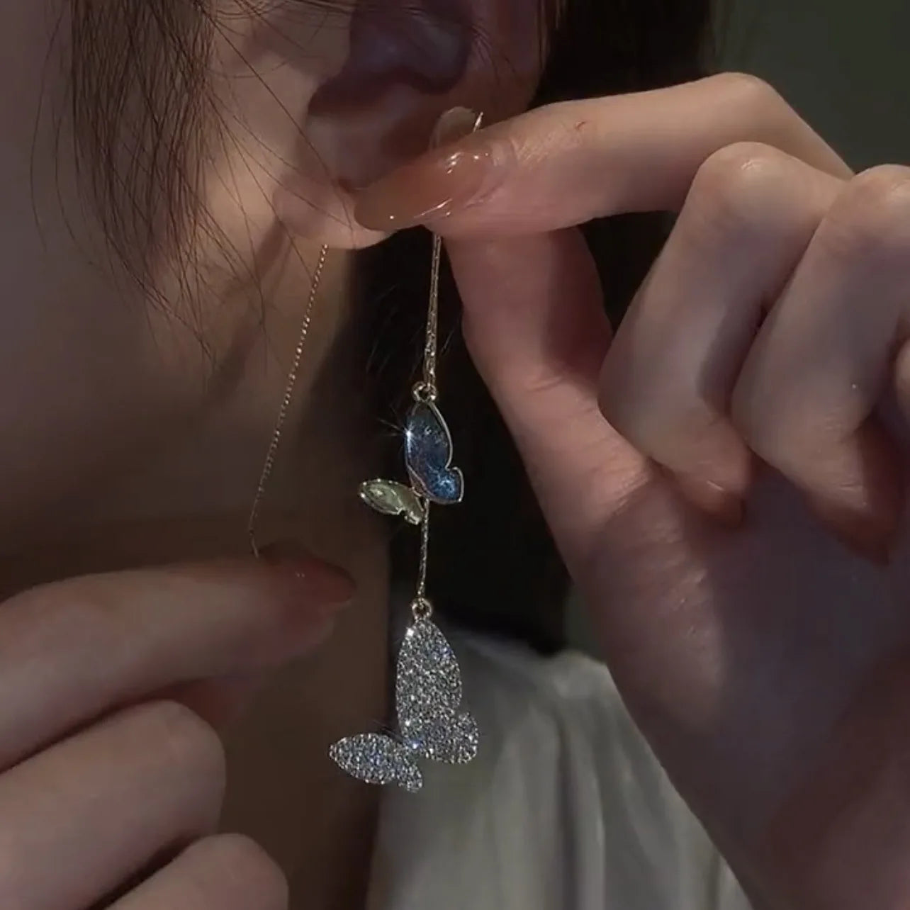 Exquisite Crystal Earrings Bling Rhinestone Hollow Out Butterfly Earring Long Dangle Tassel Drop Crystal Earrings for Women
