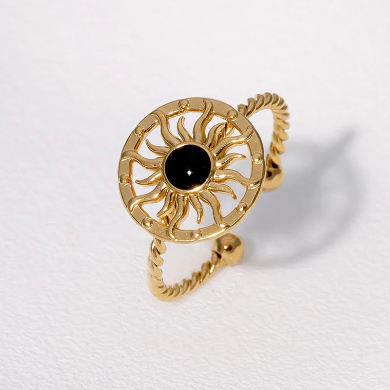18K Gold Plated Resizable Stainless Steel Ring Sunflower Sun Design Black White Enamel Fashionable Finger Jewelry Weddings Gifts