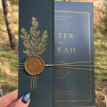 Folded Emerald Green Gold Foil Luxury Elegant Acrylic  for Quinceanera Cover With Wax Seal Dried Flower Wedding Invitations